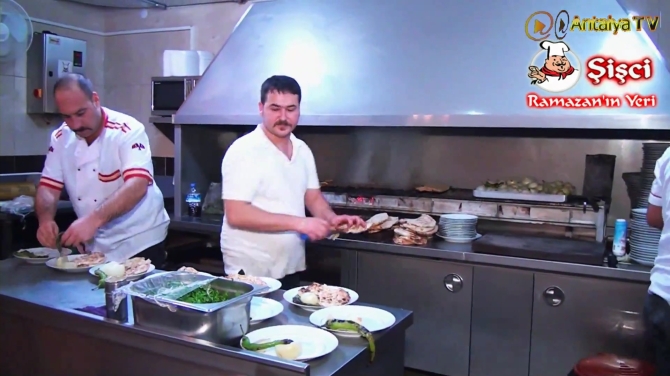 Antalya Şişçi Ramazanın Yeri -sisci ramazan -restaurant şiş köfte piyaz kabak tatlısı (19)