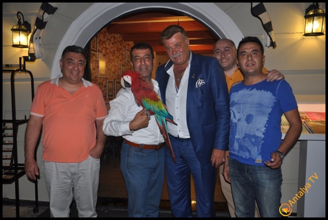 Talya Cafe Bistro- Fidan İlteray- Nuri Alço- Antalya TV- Muhabir Rüya Kürümoğlu (21)